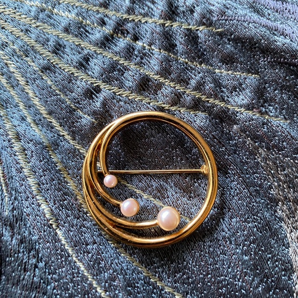 062)*Vintage* Monet Brooch - Picture 4 of 4